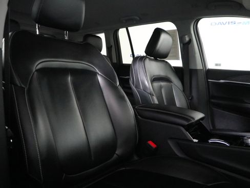 Used 2023 Jeep Grand Cherokee Limited w/ Black Appearance Package AWD/4WD image 20