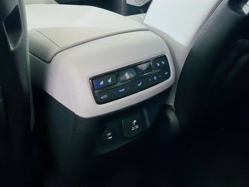 Used 2025 Hyundai Palisade SEL FWD image 31