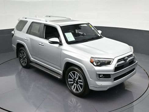 Used 2024 Toyota 4Runner Limited AWD/4WD image 21