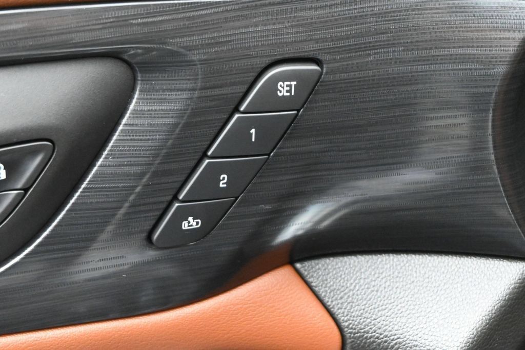 Used 2021 Chevrolet Traverse High Country FWD image 5