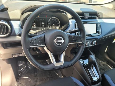 New 2025 Nissan Versa SV w/ Trunk Package FWD image 6