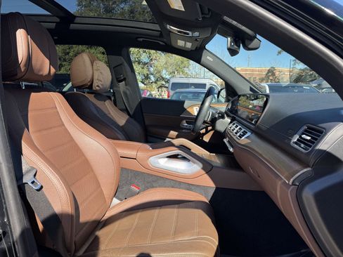 Certified 2025 Mercedes-Benz GLS 450 4MATIC image 31
