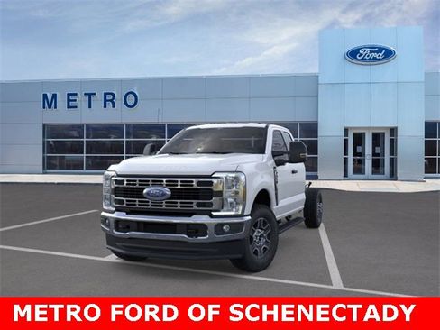 New 2025 Ford F350 XLT w/ XLT Value Package image 3