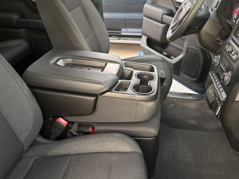Used 2022 Chevrolet Silverado 1500 Custom RWD image 2