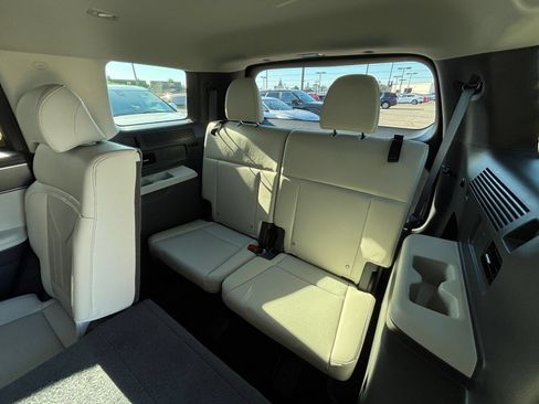 Used 2025 Hyundai Santa Fe SEL FWD image 31