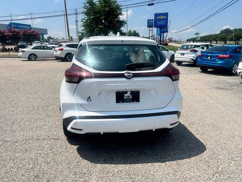 Used 2024 Nissan Kicks S FWD image 23