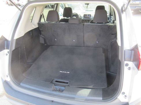 Used 2023 Nissan Rogue SV image 5