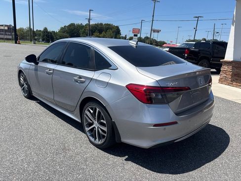 Used 2024 Honda Civic Touring image 6