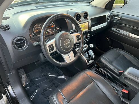 Used 2017 Jeep Compass High Altitude AWD/4WD image 19