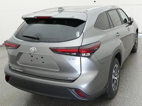 New 2026 Toyota Highlander XLE AWD/4WD image 8