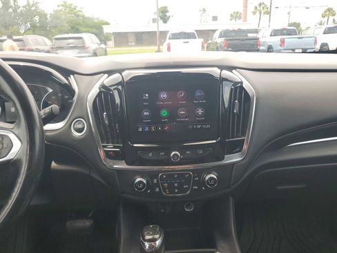 Used 2020 Chevrolet Traverse LT w/ LT Premium Package FWD image 12