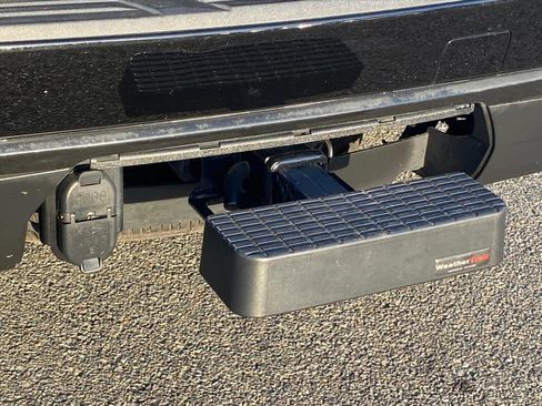 Used 2022 Chevrolet Suburban High Country image 6