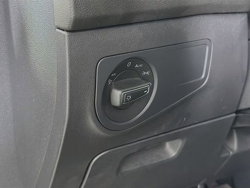 Used 2022 Volkswagen Tiguan SEL R-Line image 12