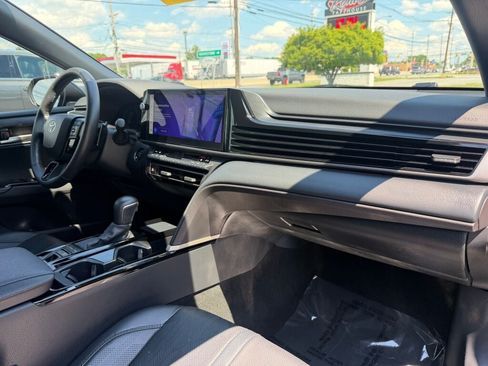 Used 2025 Toyota Camry XSE FWD image 29