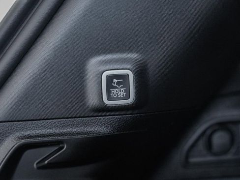 New 2025 Jeep Grand Cherokee Altitude image 10