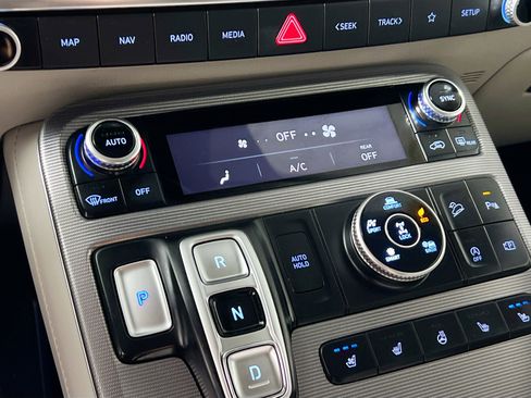 Used 2024 Hyundai Palisade Calligraphy image 27