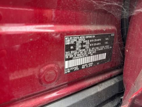 Used 2021 Toyota Venza LE image 6