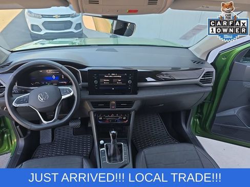 Used 2025 Volkswagen Taos SE FWD image 13