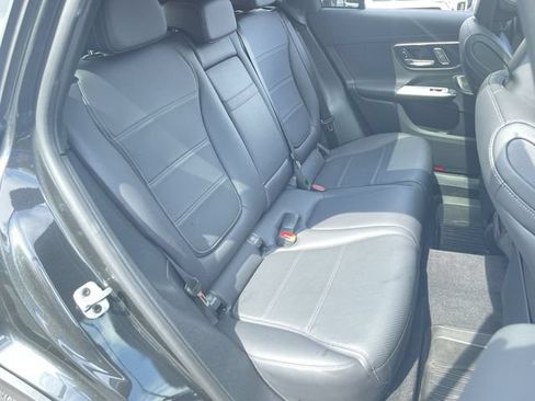 Used 2024 Mercedes-Benz GLC 300 4MATIC image 28