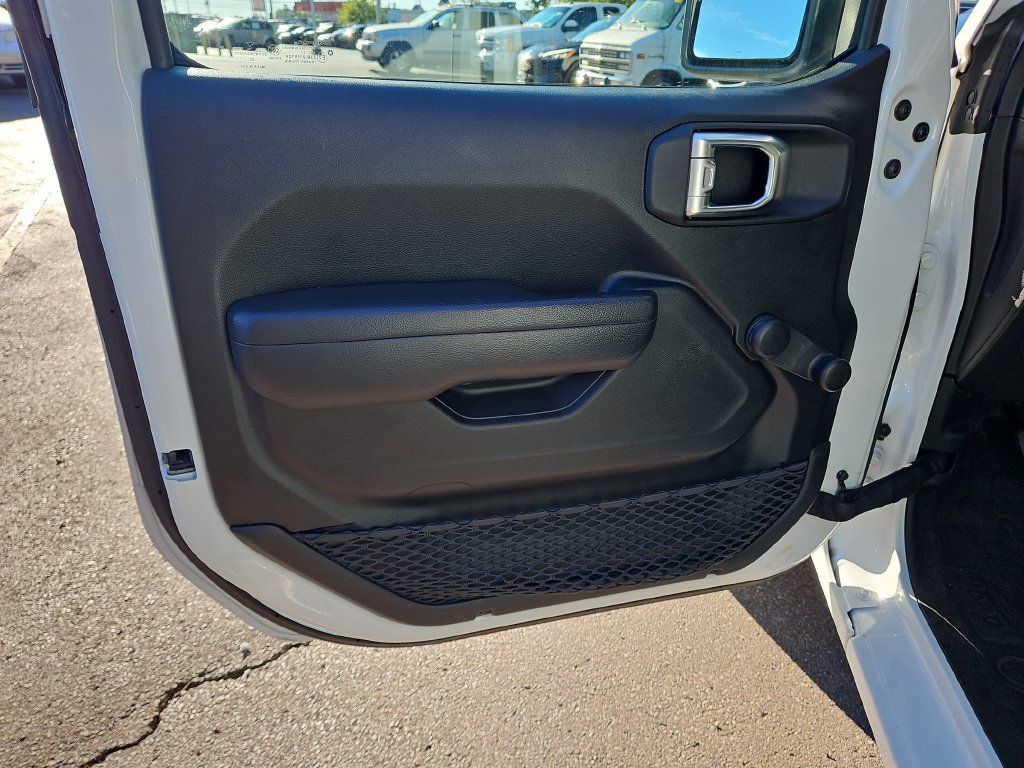 Used 2022 Jeep Wrangler Unlimited Sport AWD/4WD image 22