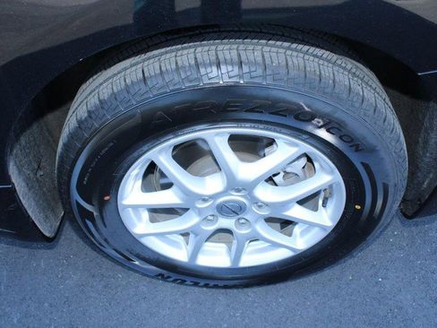 Used 2024 Chrysler Pacifica Touring-L image 7