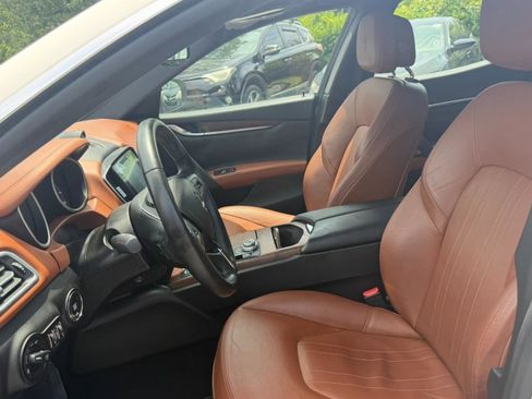 Used 2017 Maserati Ghibli S RWD image 11