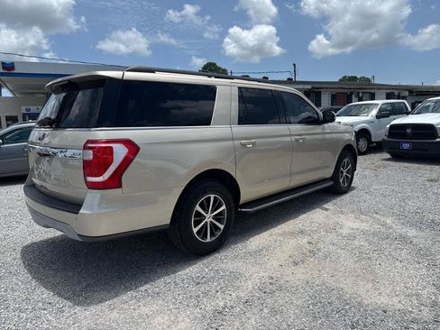 Used 2018 Ford Expedition Max XLT w/ Equipment Group 202A RWD image 4