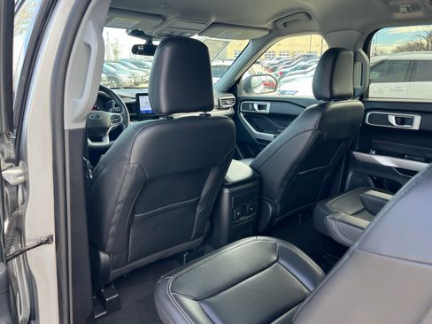 Used 2023 Ford Explorer XLT w/ Equipment Group 202A image 18
