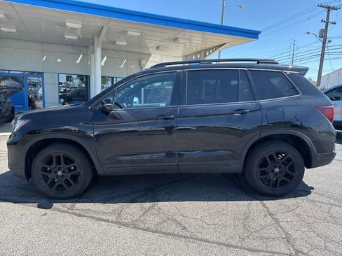 Certified 2024 Honda Passport Black Edition image 5