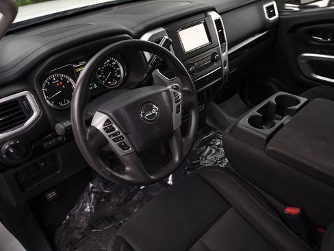 Used 2017 Nissan Titan SV AWD/4WD image 12