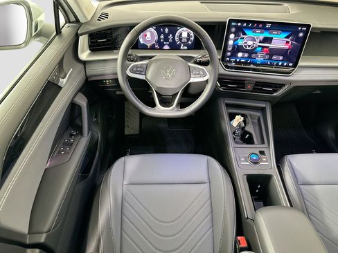 New 2026 Volkswagen Tiguan SE image 21