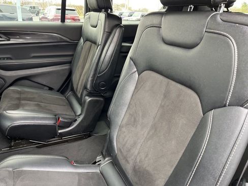 Used 2023 Jeep Grand Cherokee L Laredo image 35