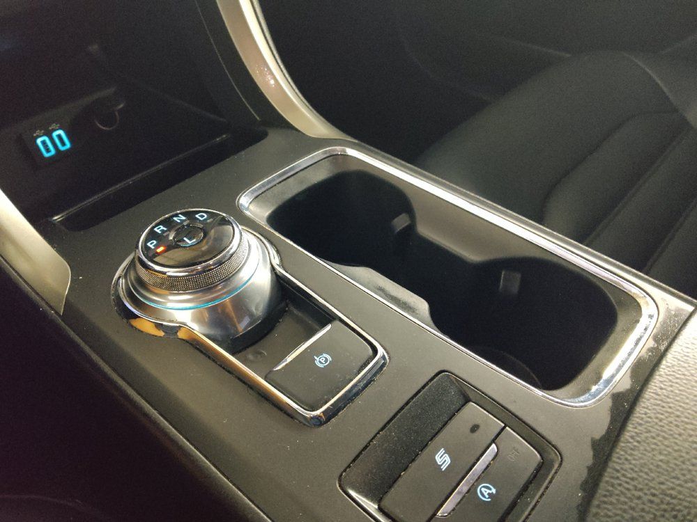 Used 2020 Ford Fusion SEL FWD image 26