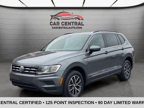 Used 2020 Volkswagen Tiguan SE image 1