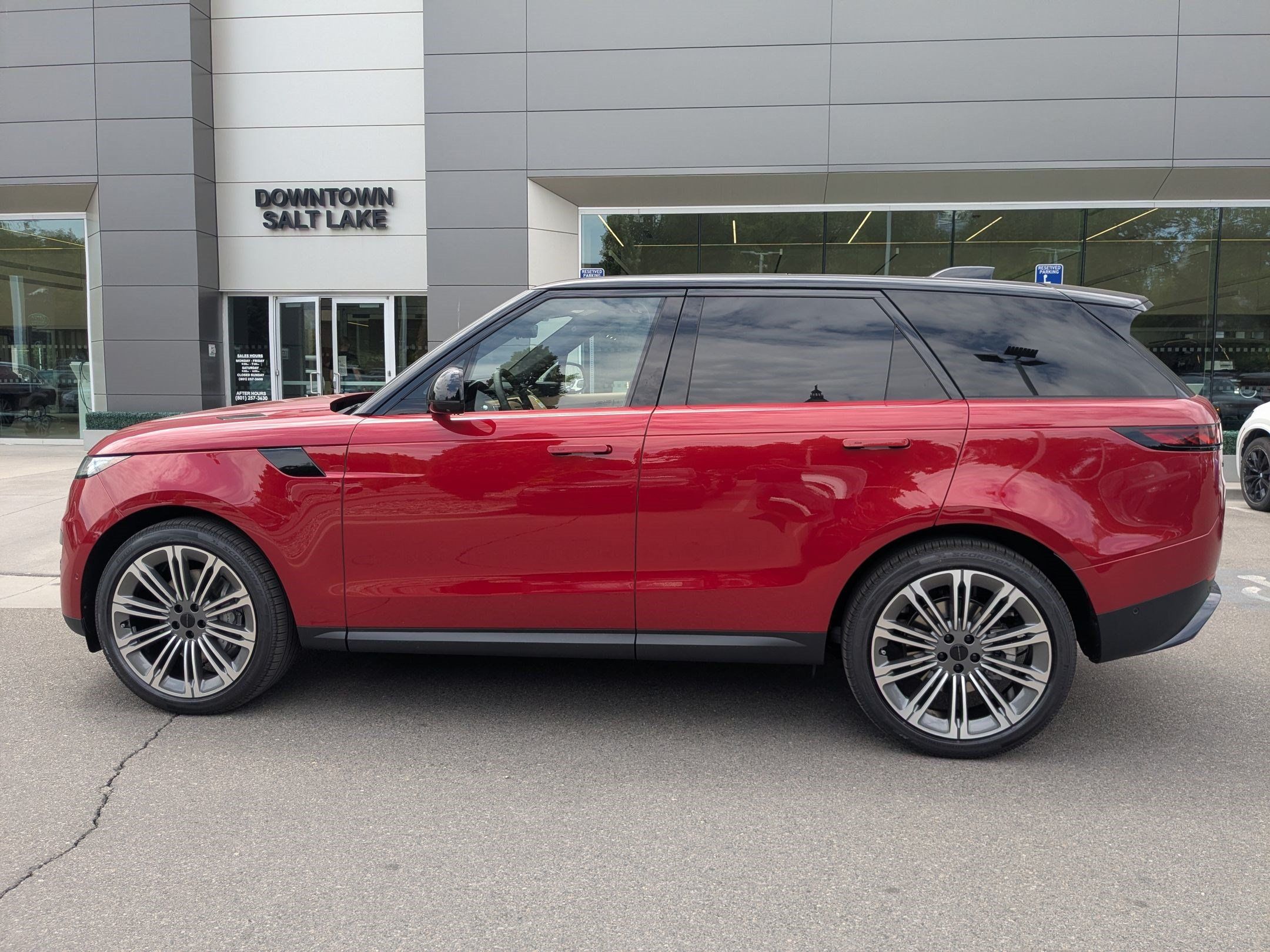 New 2026 Land Rover Range Rover Sport SE AWD/4WD image 8