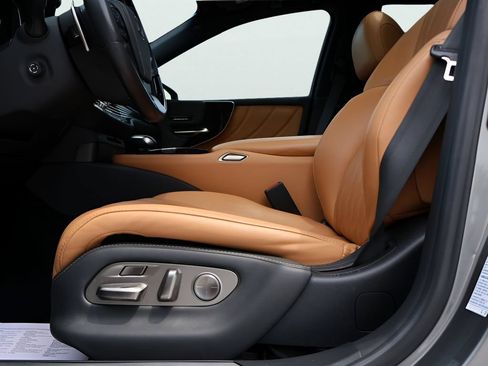 Used 2022 Lexus LS 500 AWD w/ Luxury Package image 38