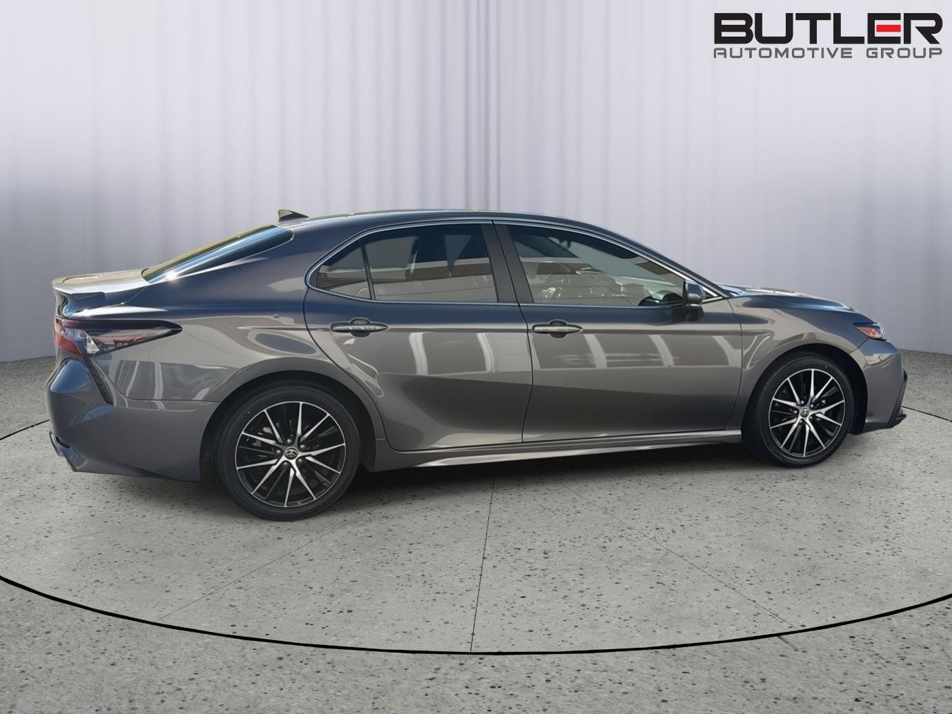 Used 2023 Toyota Camry SE FWD image 7