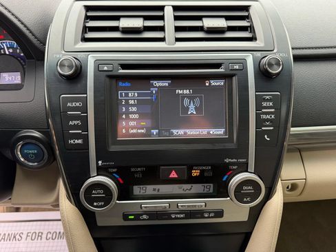 Used 2014 Toyota Camry XLE FWD image 24
