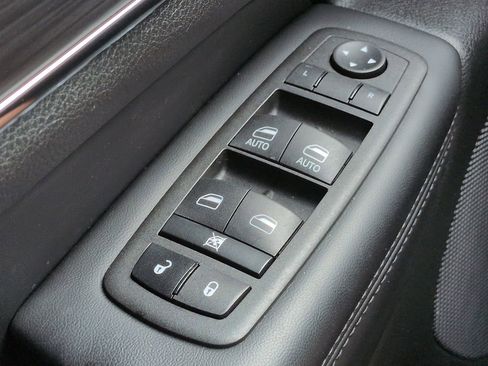 Certified 2022 Jeep Grand Cherokee Limited w/ Trailer Tow Group IV AWD/4WD image 23