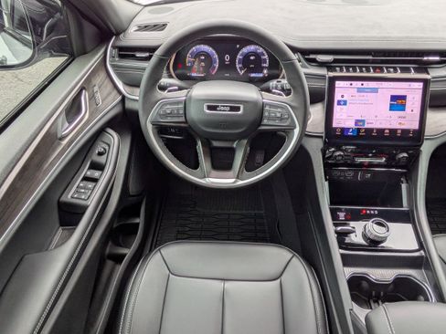 New 2025 Jeep Grand Cherokee Limited image 17