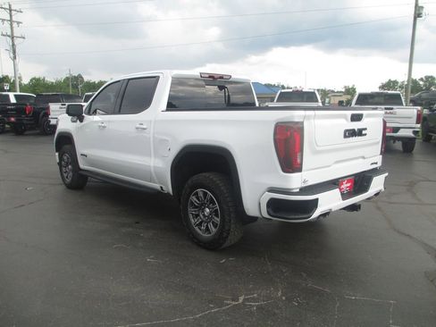Used 2024 GMC Sierra 1500 AT4 w/ Technology Package AWD/4WD image 10