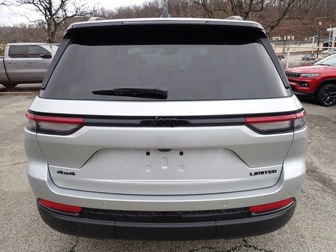 New 2025 Jeep Grand Cherokee Limited w/ Black Appearance Package image 4