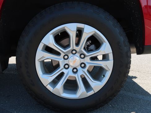Used 2023 Chevrolet Silverado 1500 High Country AWD/4WD image 13