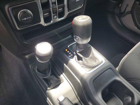 Used 2021 Jeep Wrangler Unlimited Sport AWD/4WD image 26