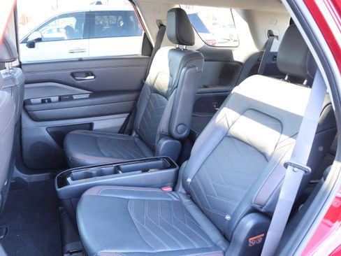 Used 2022 Nissan Pathfinder Platinum image 34