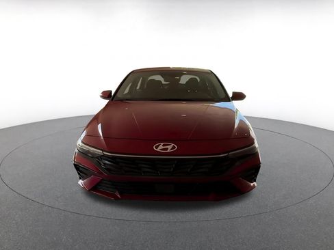 Used 2025 Hyundai Elantra SEL FWD image 11