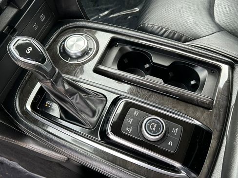 Used 2024 INFINITI QX80 Luxe image 18