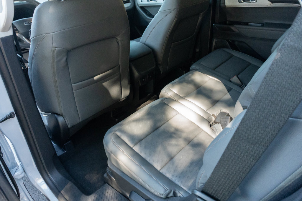 Used 2025 Ford Explorer Active RWD image 19