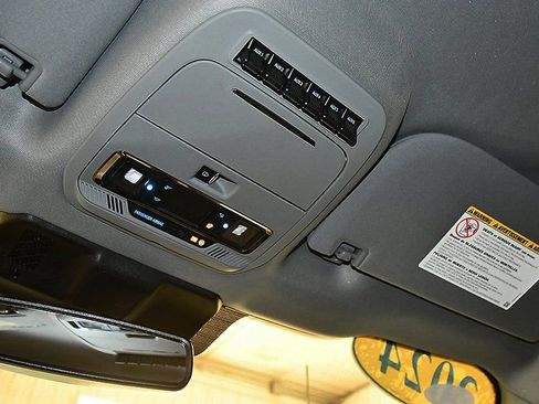 Used 2024 Ford F250 Lariat image 31