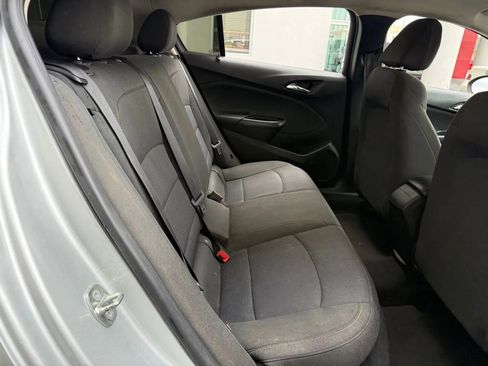Used 2018 Chevrolet Cruze LS image 20
